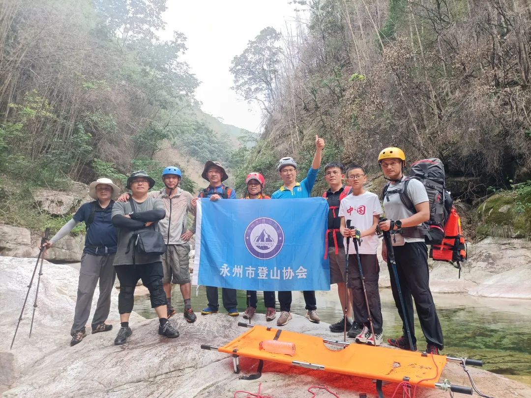 黄江源全地形拉练和担架转运培训活动圆满完成