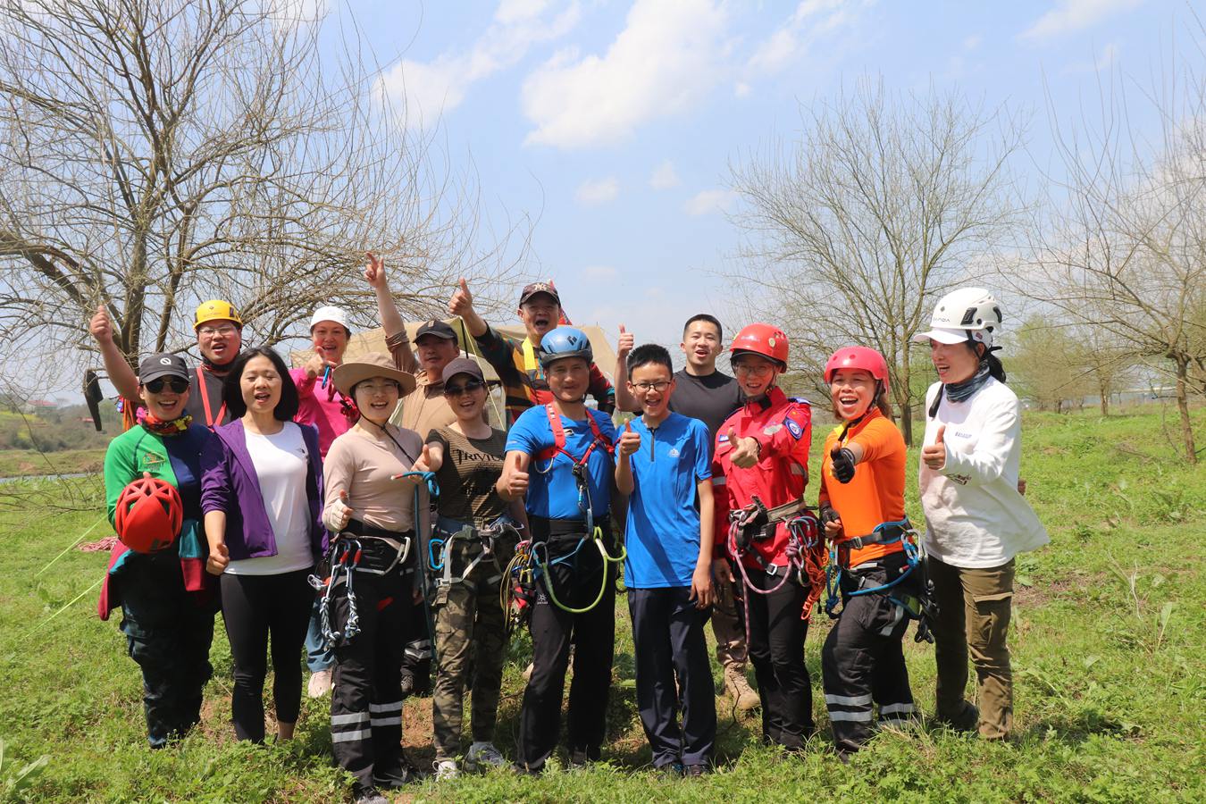 山地救援队桥降横渡拉练活动圆满完成